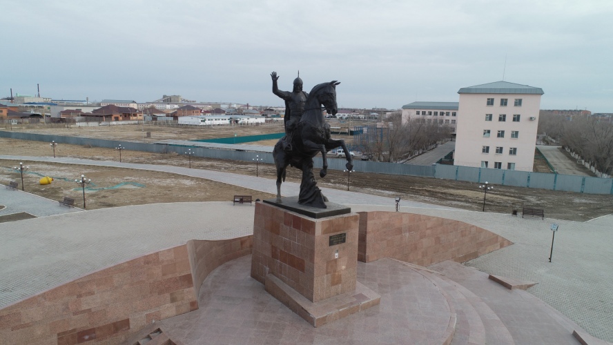 Памятник Жалаңтөс Баһадүр Сейітқұлұлы