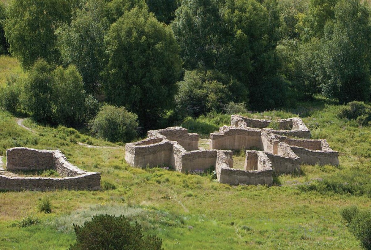 Дворец красного рудника-известный исторический архитектурный памятник