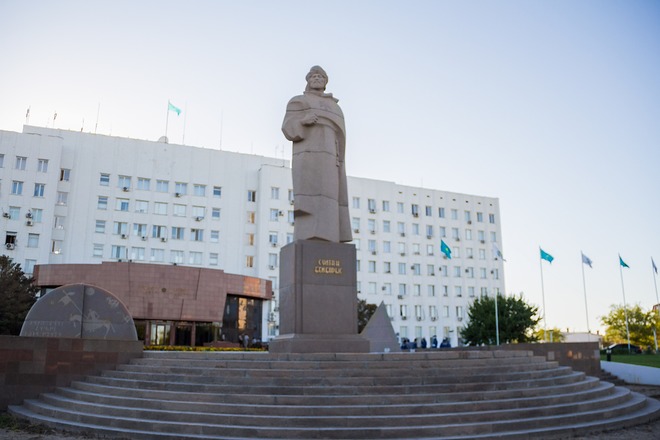 Сұлтан Бейбарыс ескерткіші